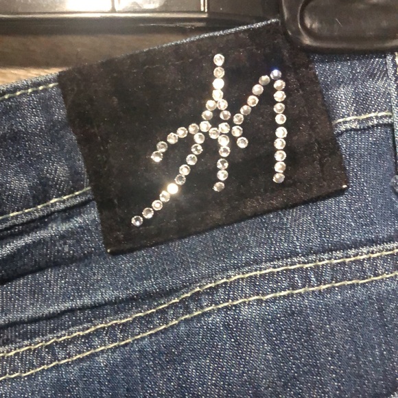 Distressed crop capri jeans - Picture 7 of 9